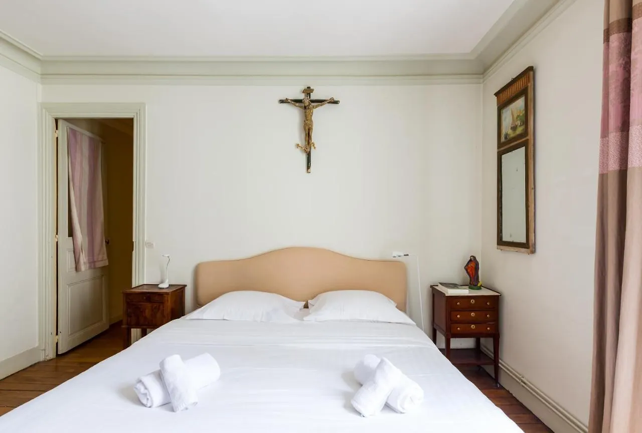 Veeve - Charming Mirabeau Apartment Paris France